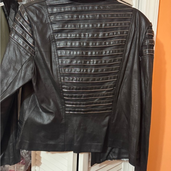 Black faux mixed material Jacket - Picture 2 of 3
